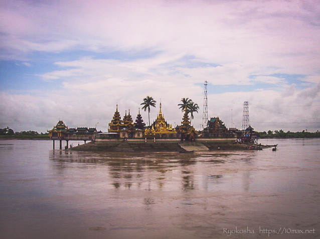 チャウタン　水中寺院
