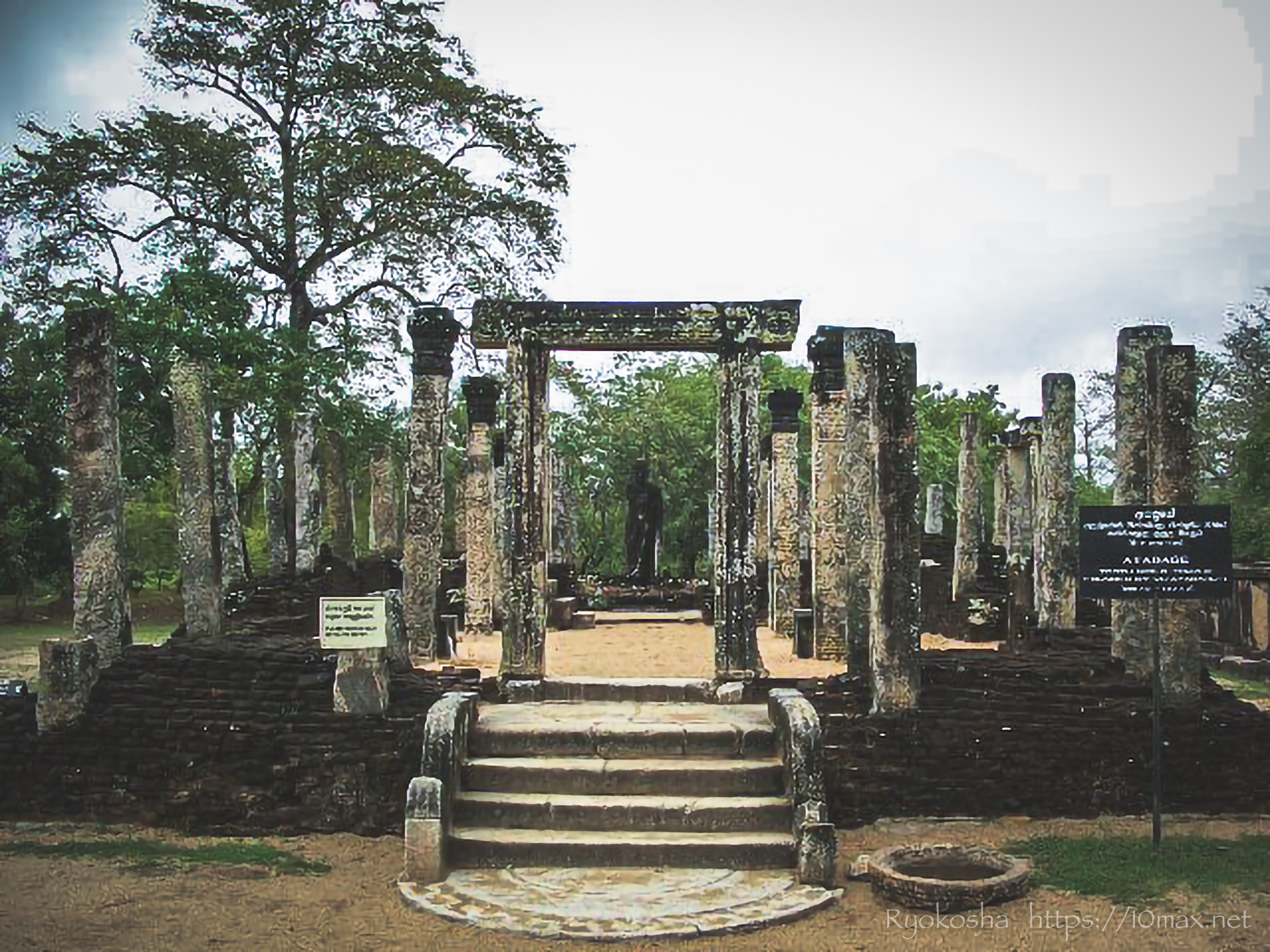 スリランカ　ポロンナルワ　遺跡　世界遺産　クワドラングル　アタダーゲ