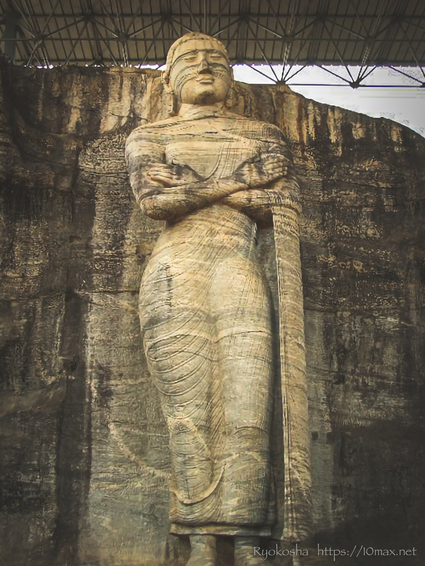 スリランカ　ポロンナルワ　遺跡　世界遺産　ガル･ヴィハーラ　立像