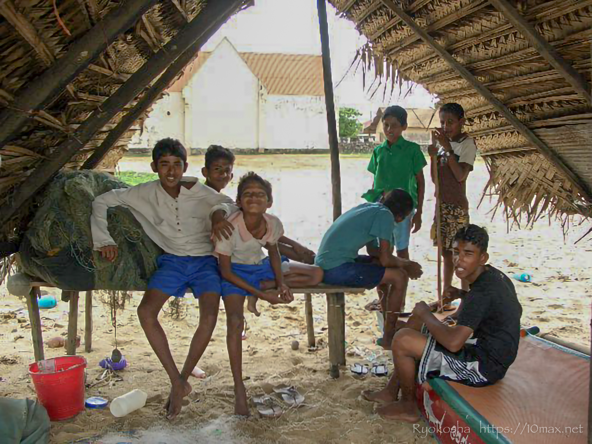 スリランカ　ニゴンボ　ビーチ　リゾート　漁村　漁師