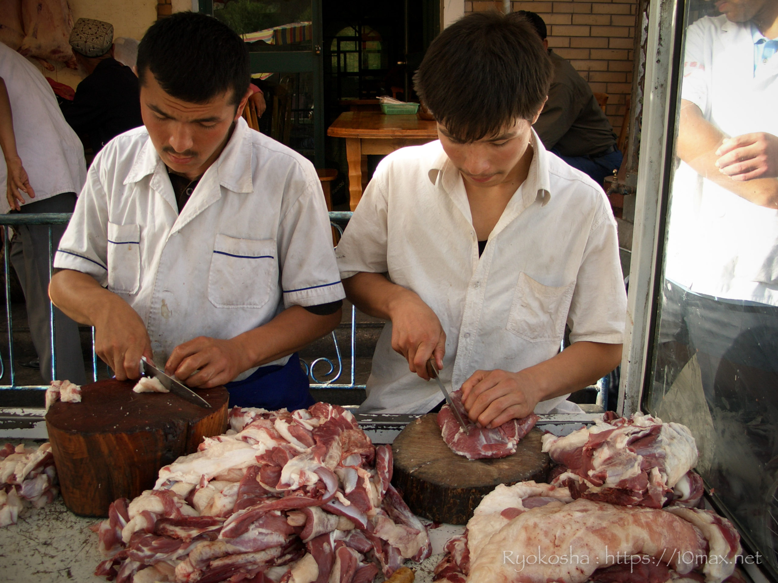 新疆ウイグル自治区　カシュガル　ウイグル族　マーケット　市場