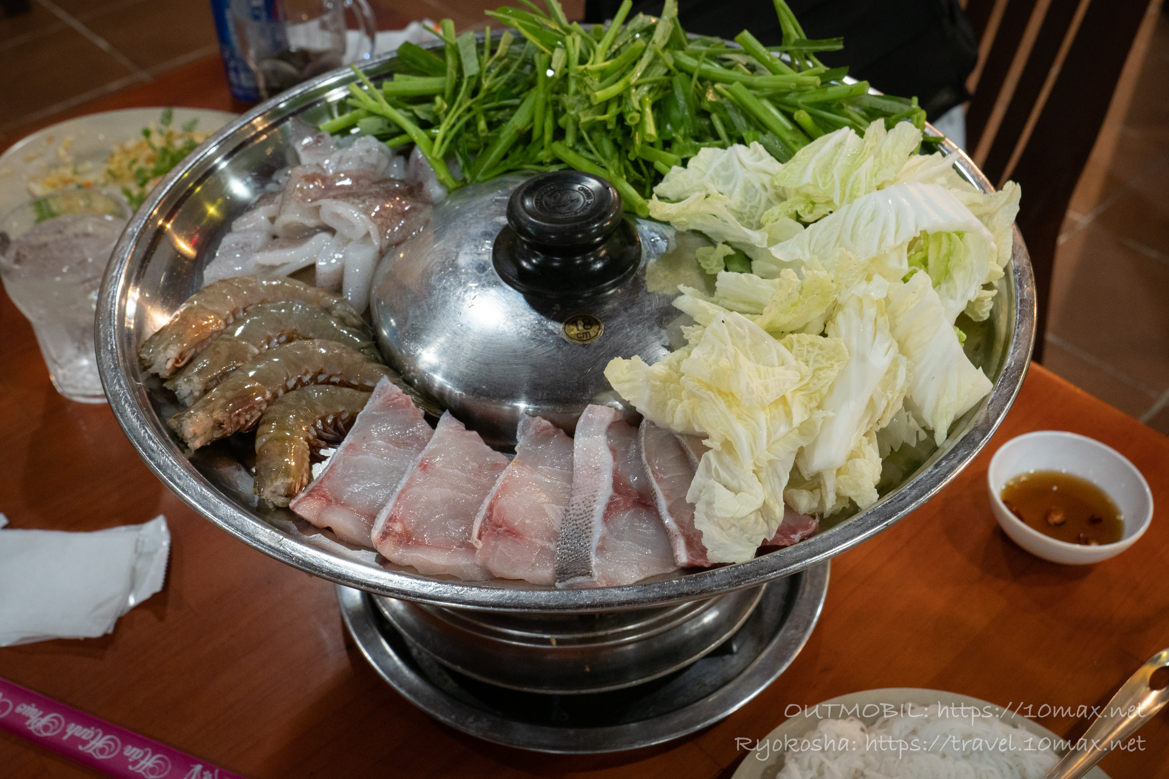 Ra Khơi フーコック島グルメ　タイ式海鮮鍋