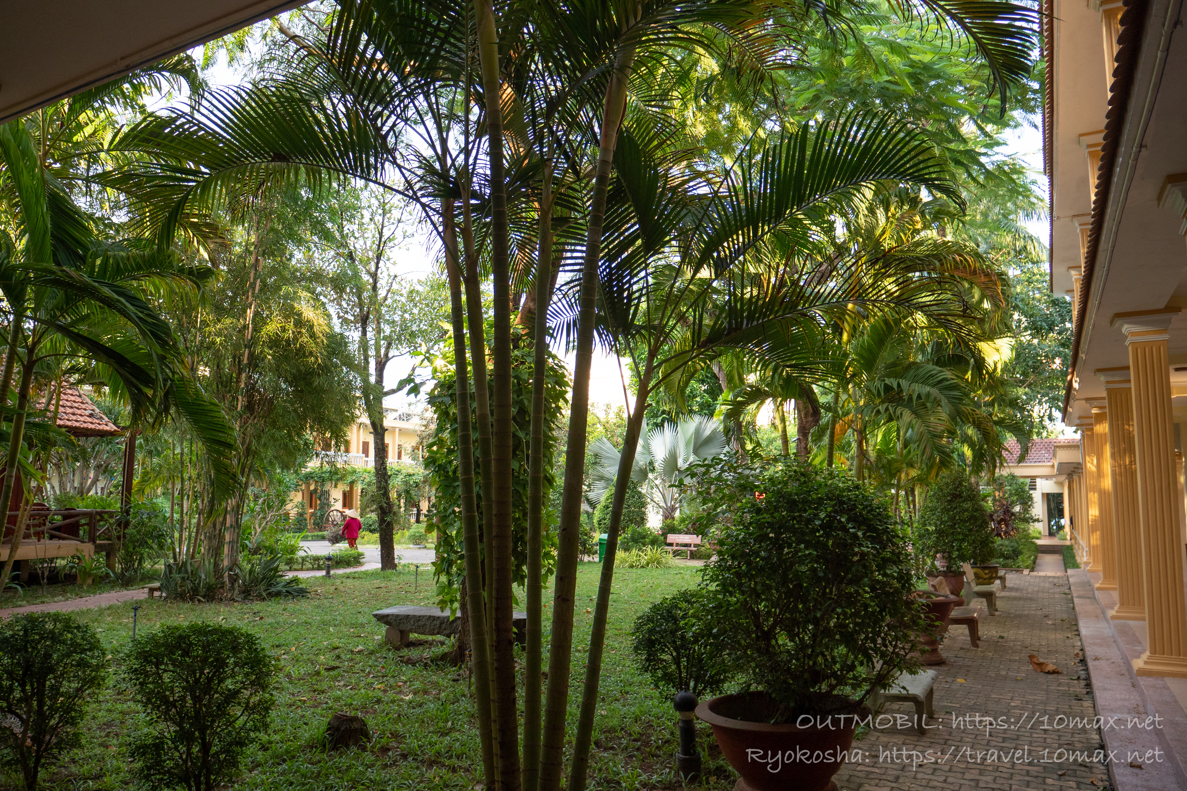 朝のKim Hoa Resort Hotelの中庭, フーコック島