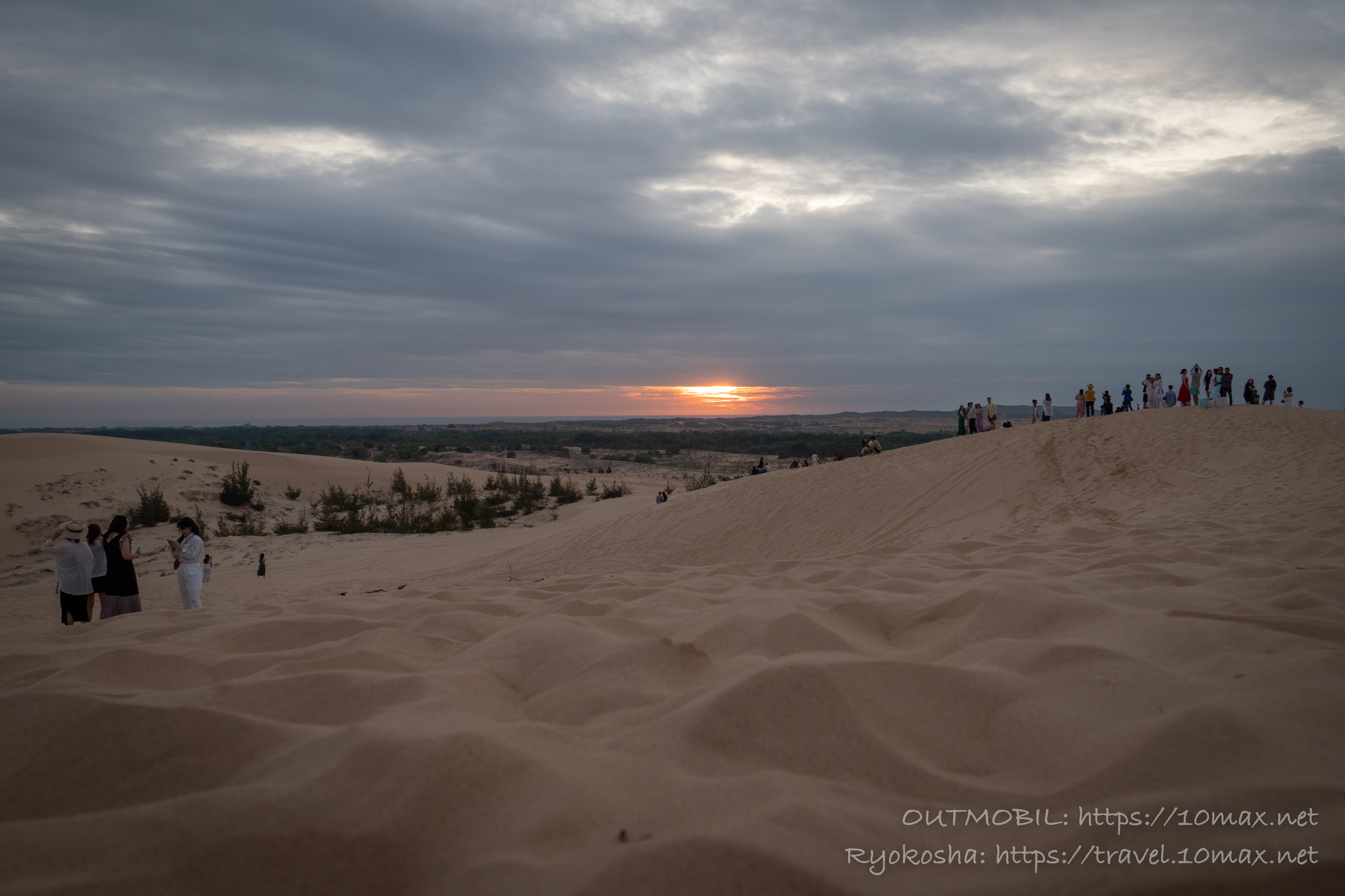 White Sand Dunes（ホワイトサンデューン）の初日の出, ムイネー