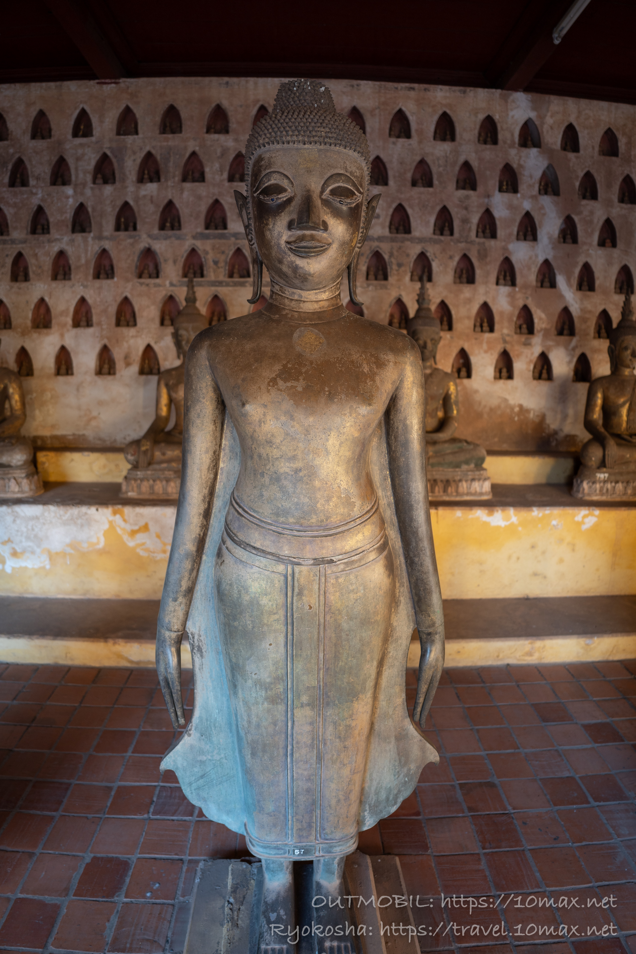 ワット・シーサケットの回廊と仏像, ビエンチャン最古の寺