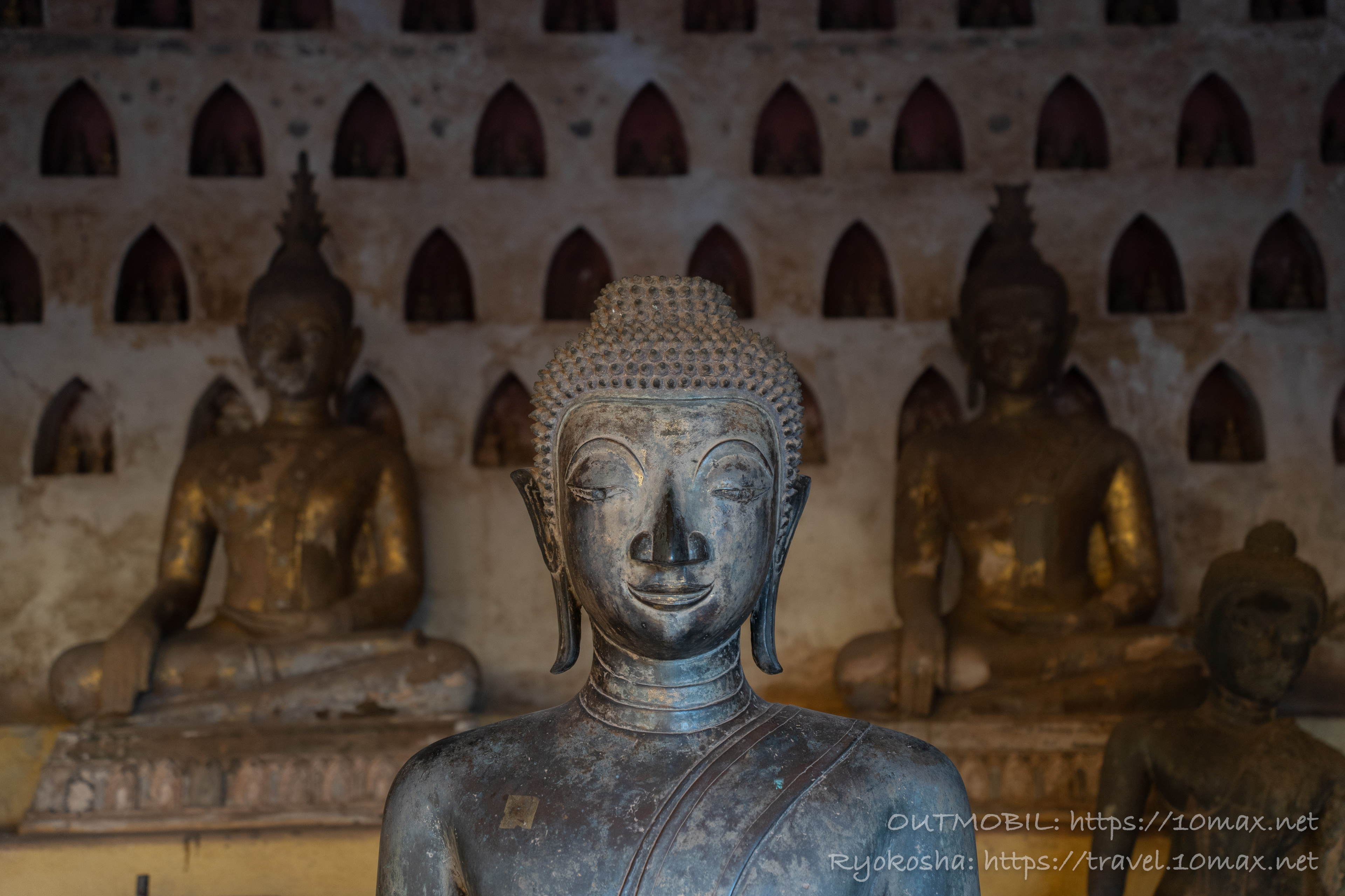 ワット・シーサケットの回廊と仏像, ビエンチャン最古の寺