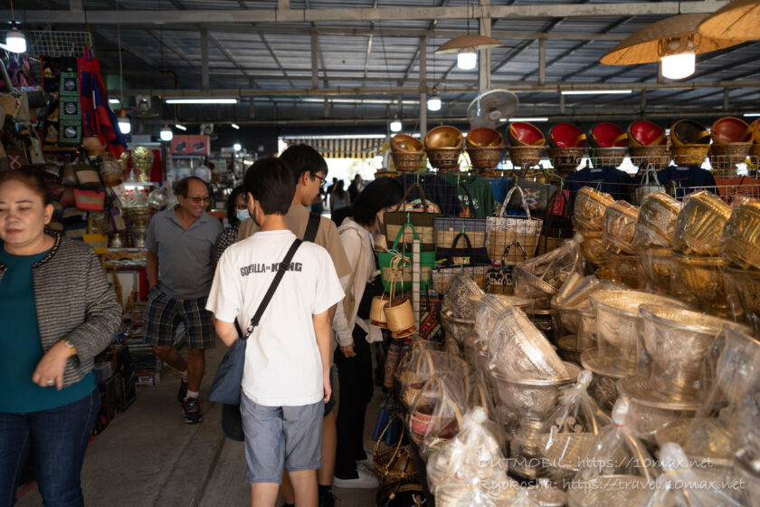 タラートサオ – ビエンチャンの「現代的ショッピングモール」の夢、未だ半ば・・・ | タイ・ラオス子連れ7日間(28) | 旅恋写【リョコウシャ】
