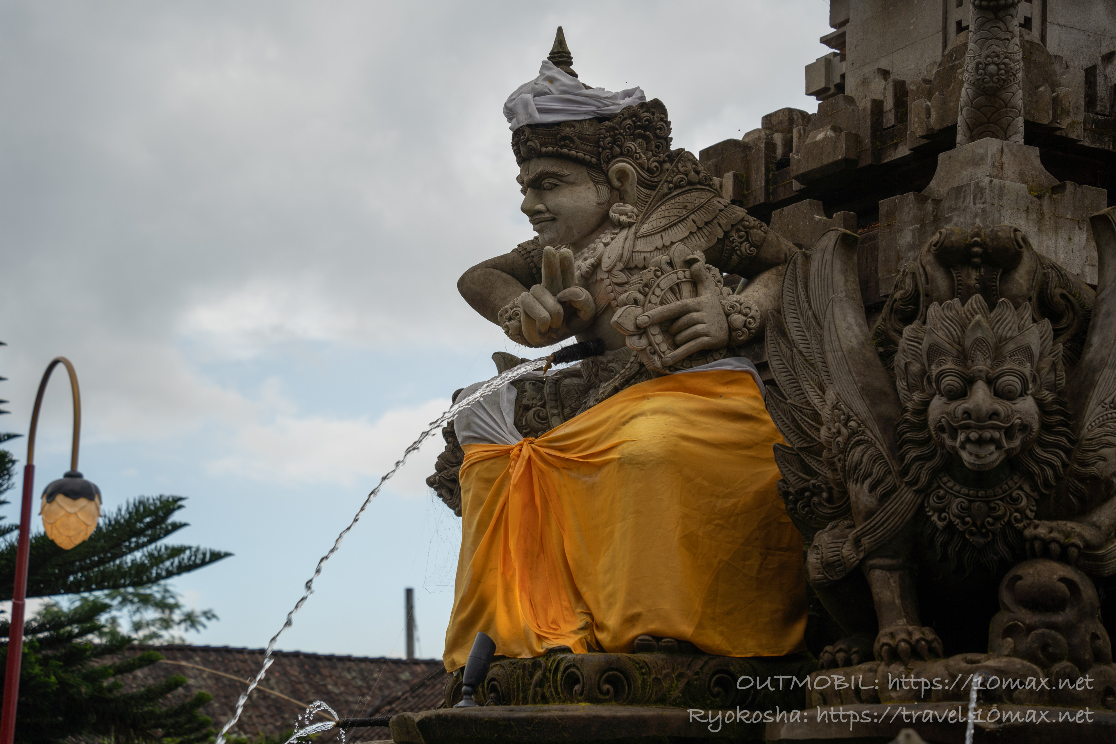参道の噴水像, ブサキ寺院, バリ島