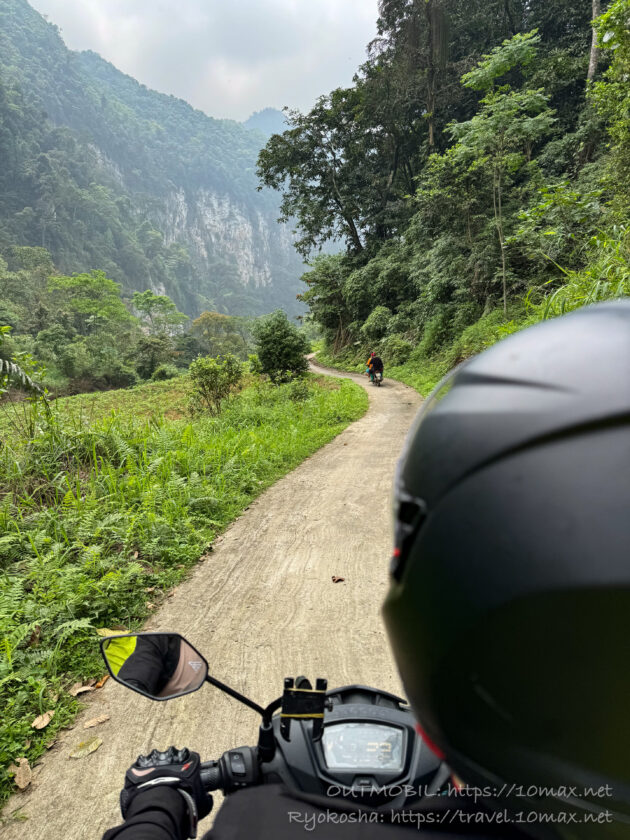 ハザン, Khau Làn waterfall, 山岳路