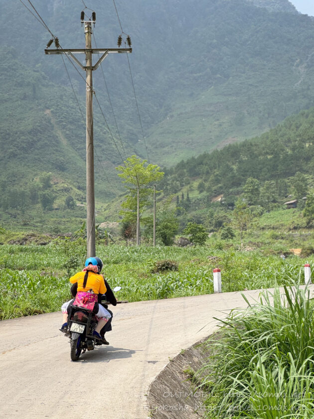 バイクに乗るモン族の女性, ハザン, ベトナム