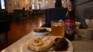 サダルストリート近くのナイトマーケットでベンガルカレーとビールをキメる