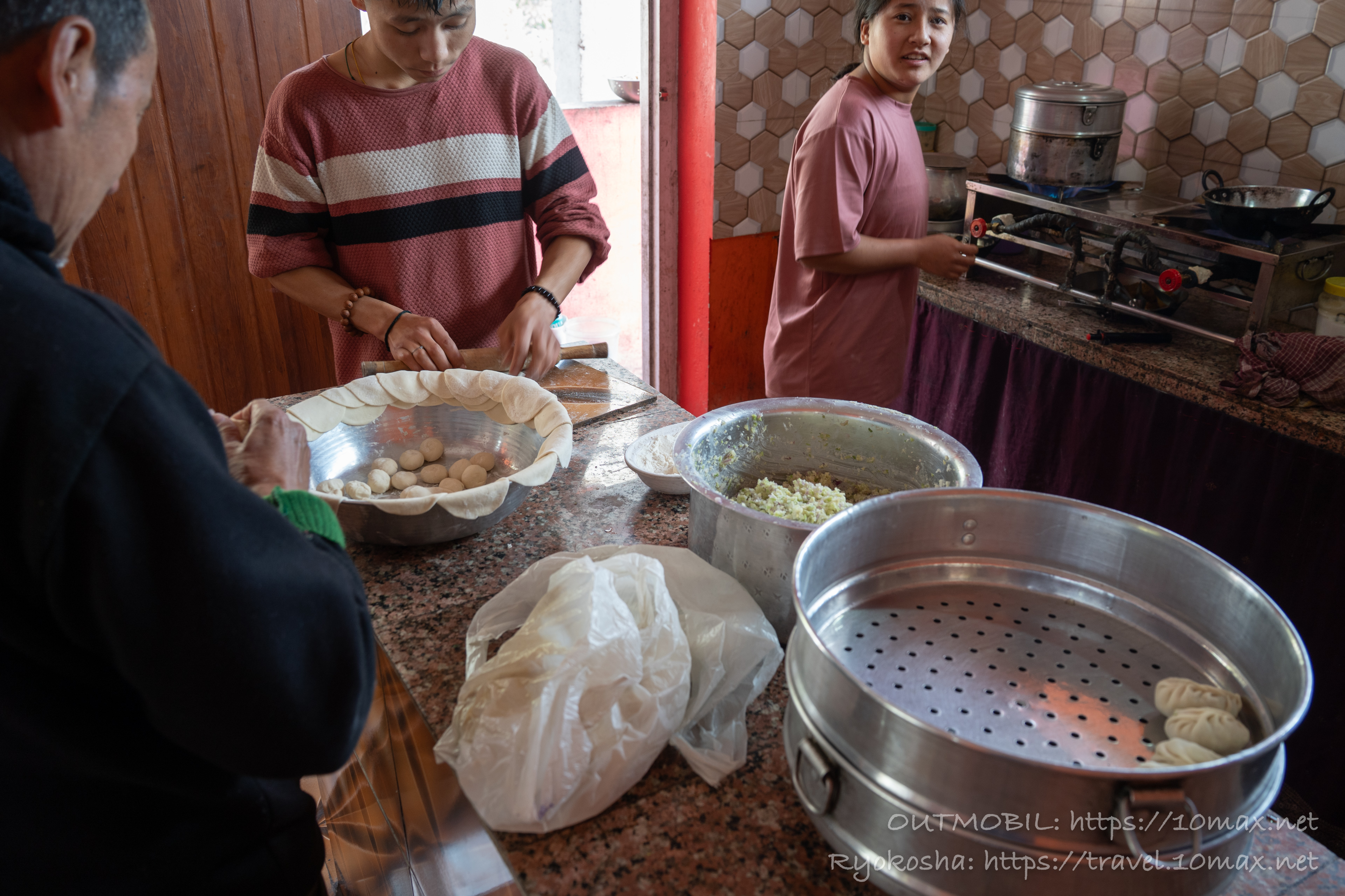 調理, モモ, シリグリからダージリンの途中のネパール料理レストラン, インド