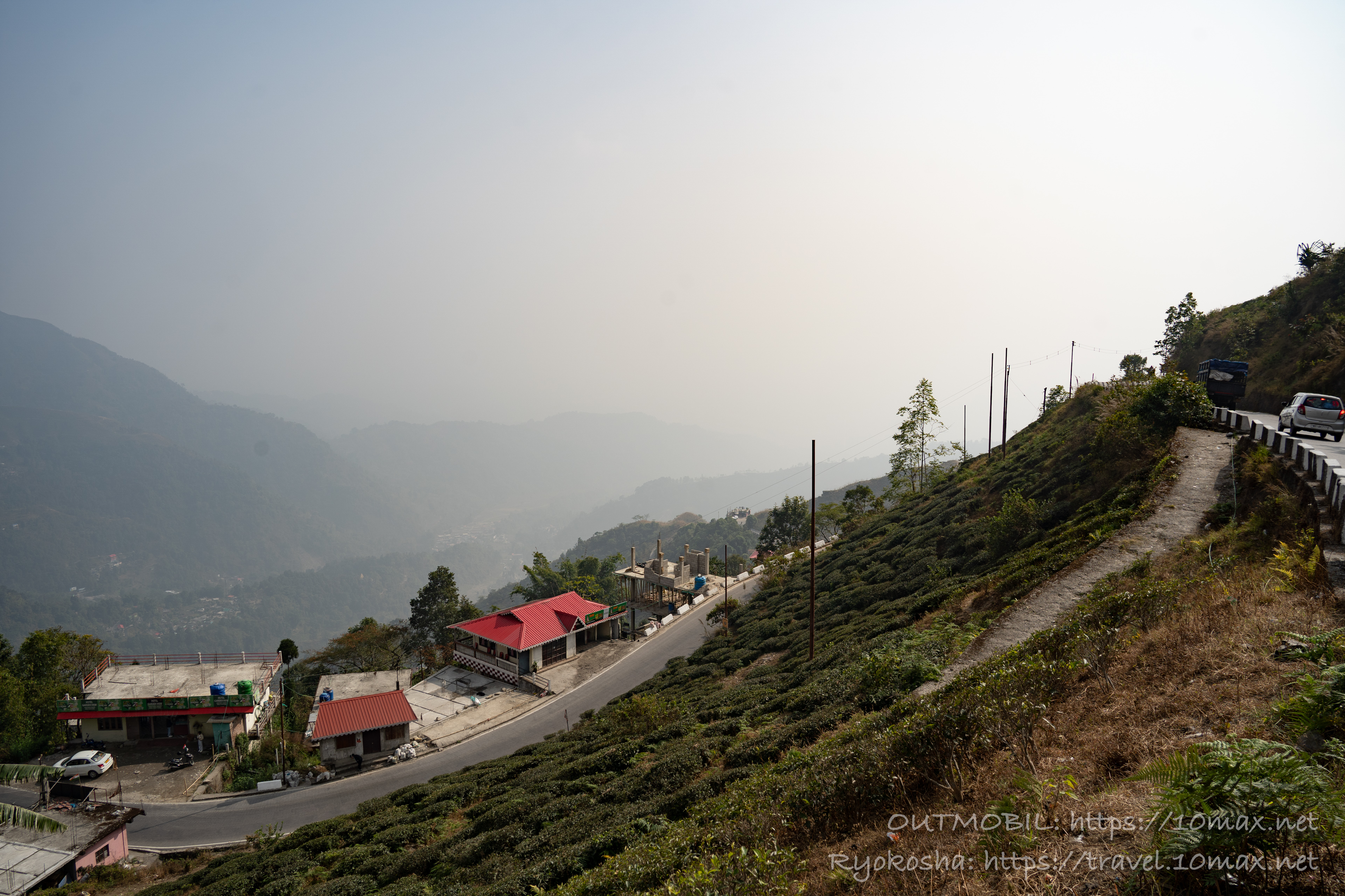 シリグリからダージリンの途中の山道の風景, インド