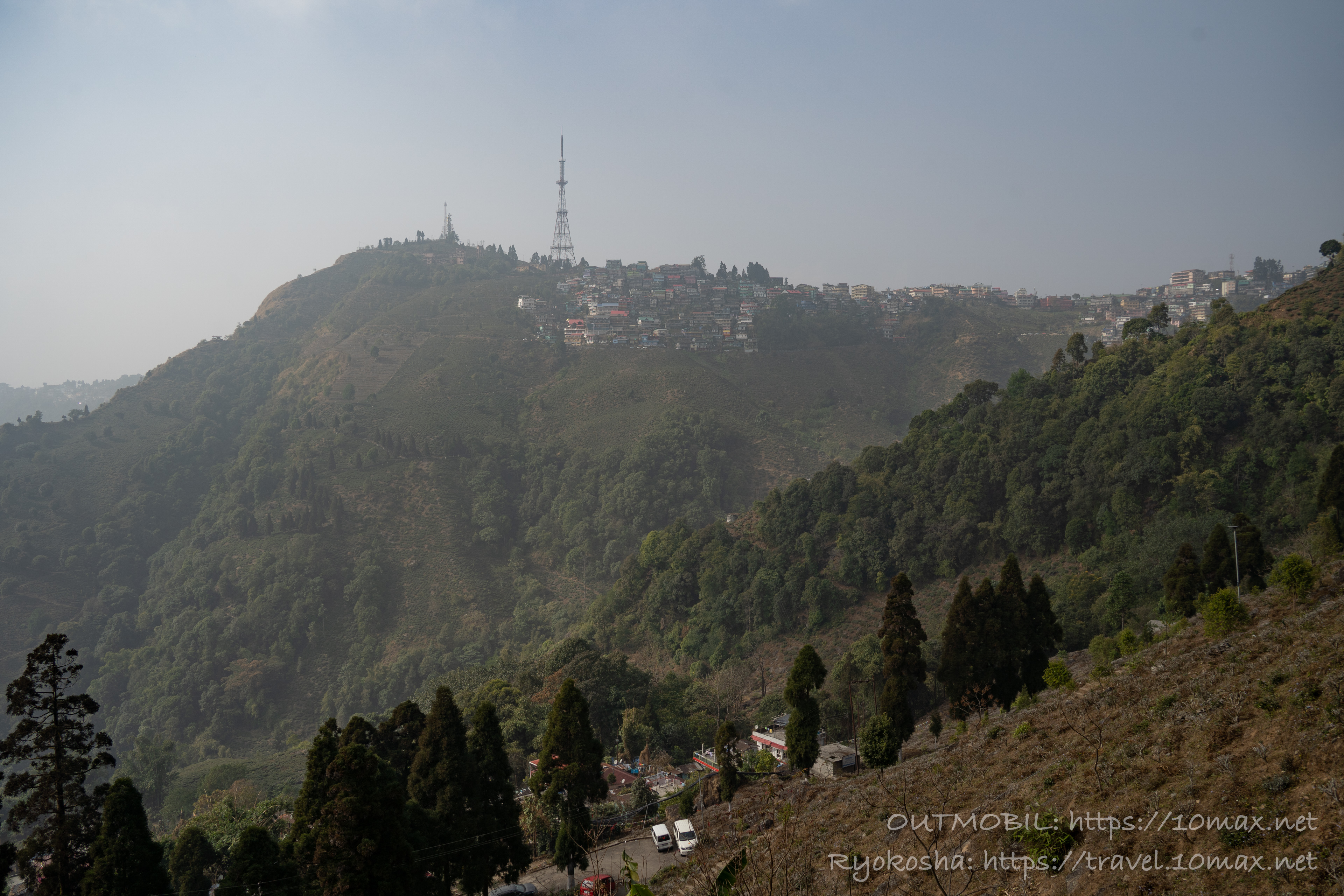 シリグリからダージリンの途中の山道の風景, インド