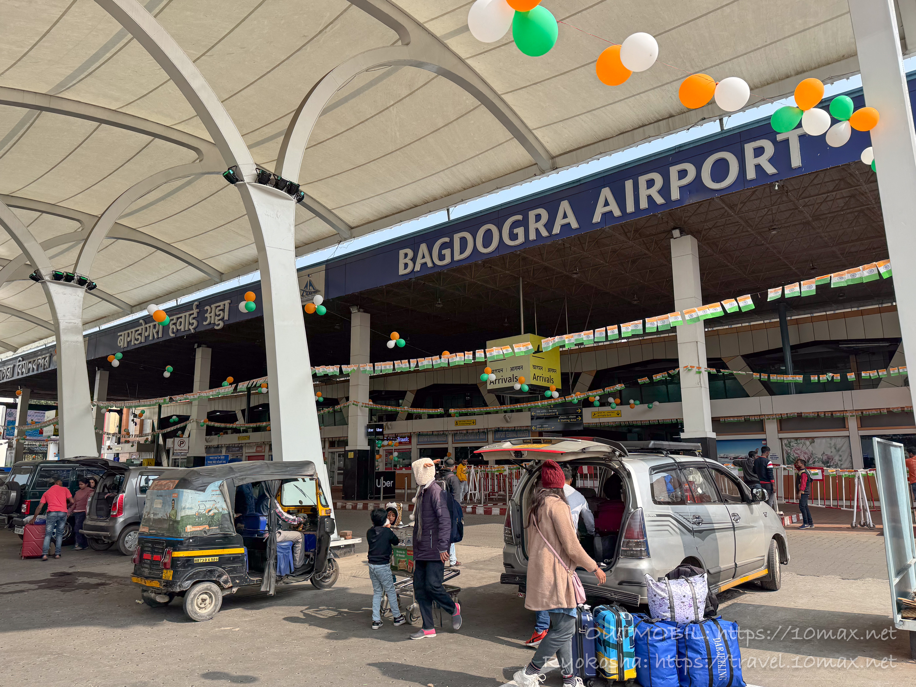 バグドグラ空港, インド