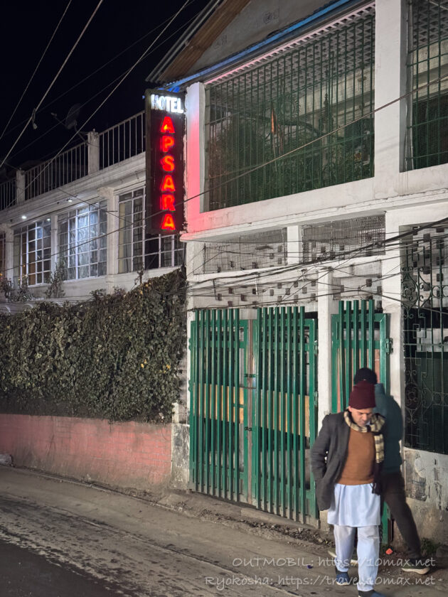 ダージリンの夜の道, インド