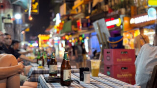 爆音パッカー街ブイビエン/ファングーラオ通りの裏路地で静かに飲めるドローカル居酒屋 | Quán Nguyệt