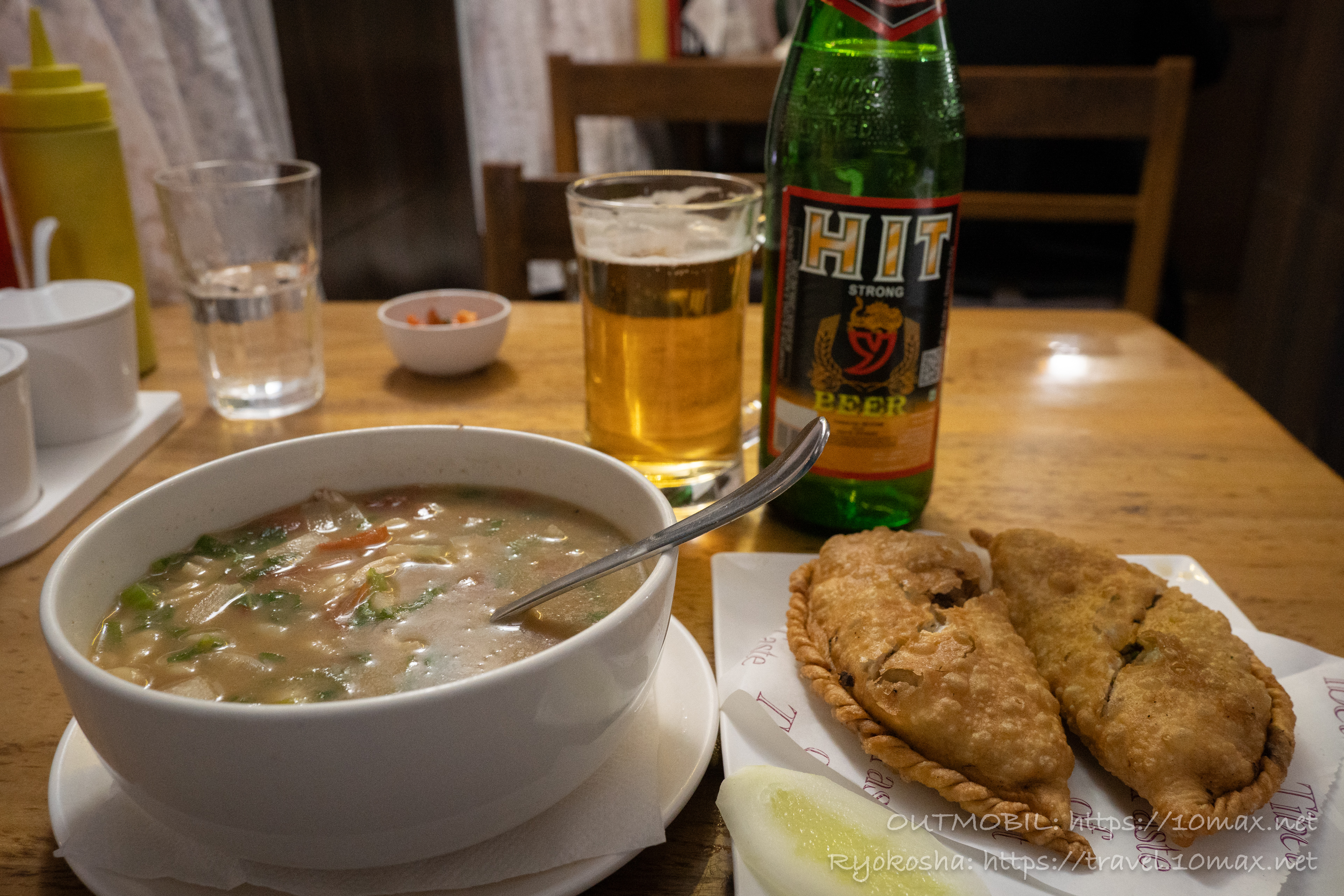 チベット料理, バクトゥク (チベット風スープマカロニ), シャパレ (Shyaphale), チベット風揚げ餃子, シッキムビール, シッキム州, インド